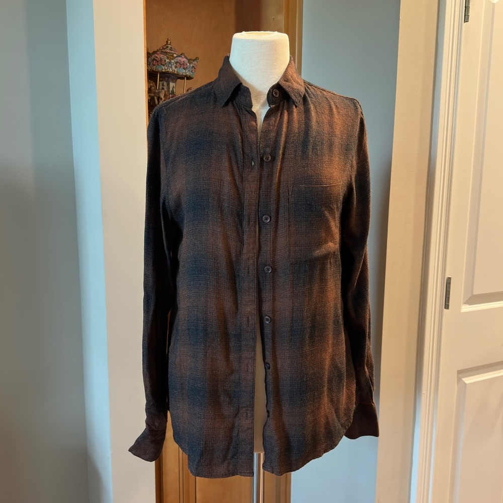 Beach lunch lounge Button up
